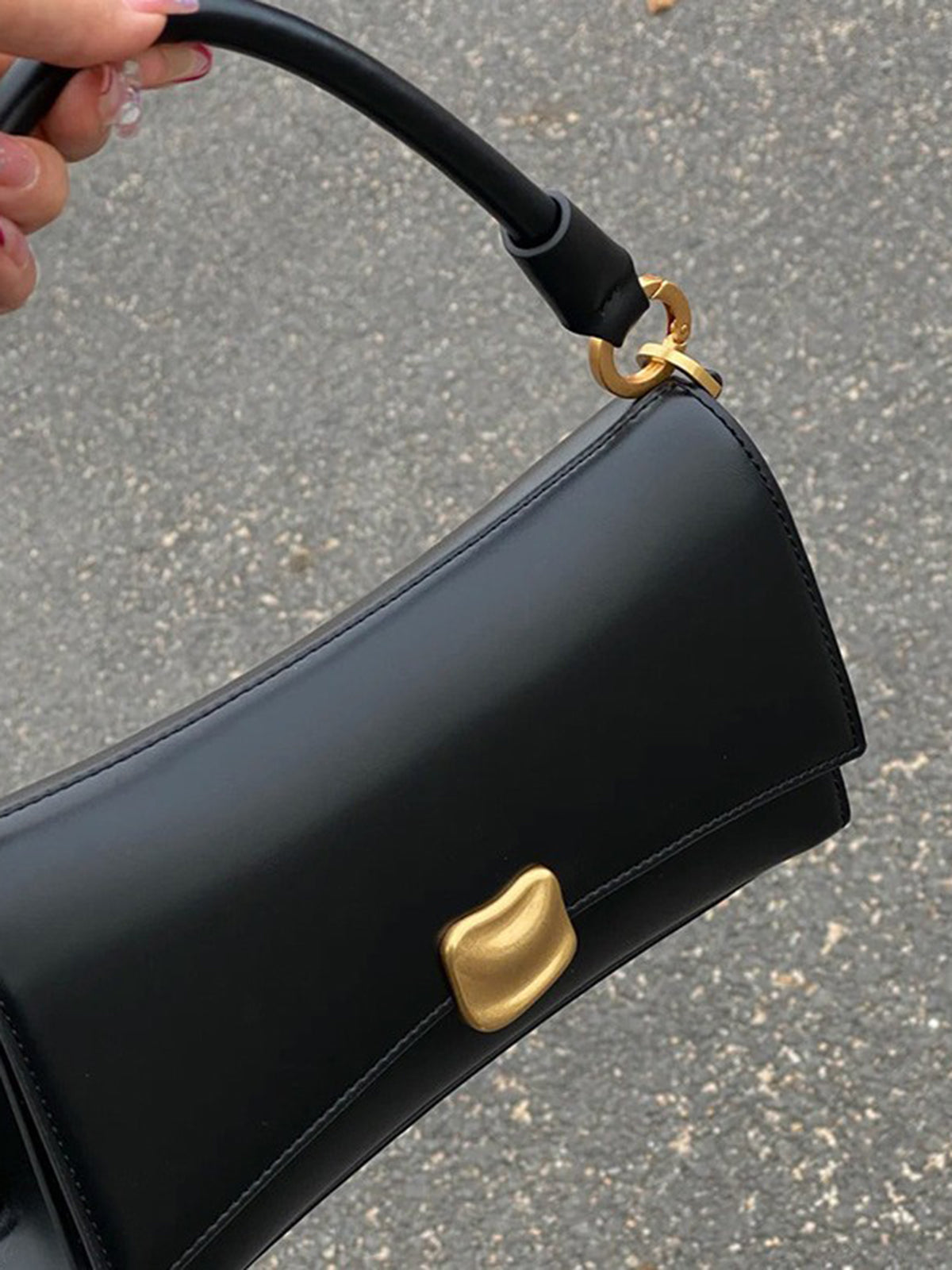 Élise Baguette Shoulder Bag