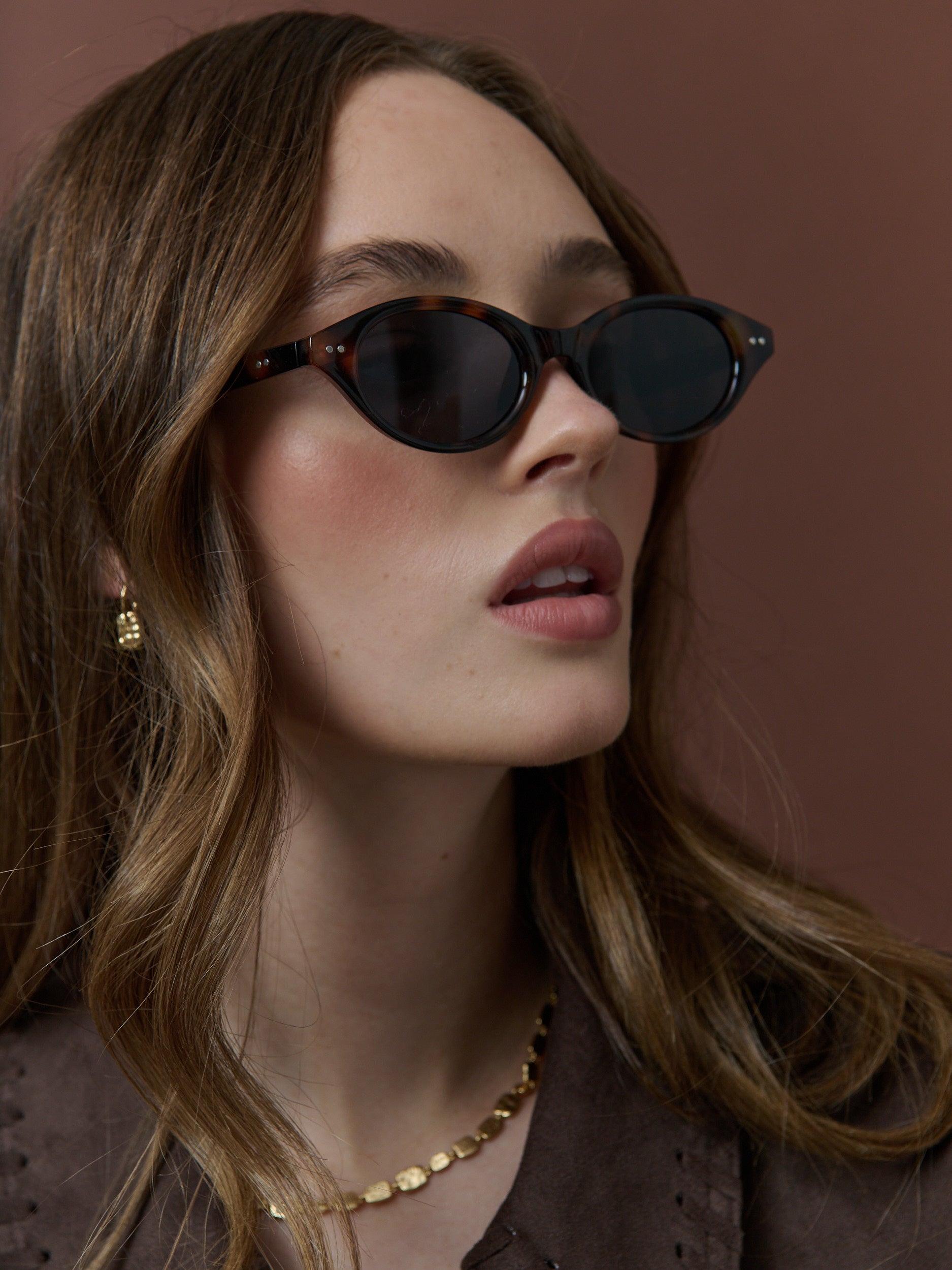 Aire Sleek Oval Sunglasses