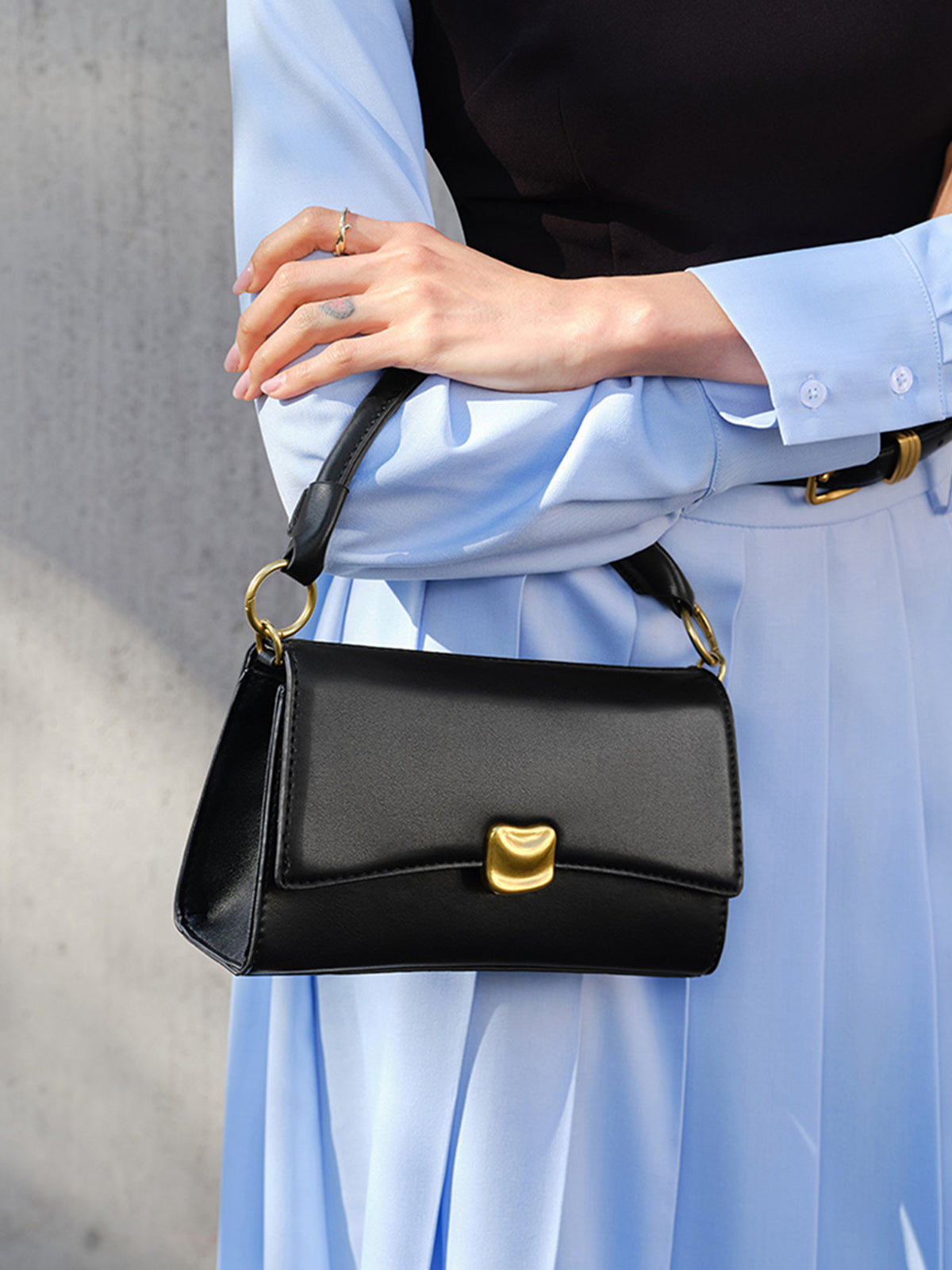 Élise Baguette Shoulder Bag