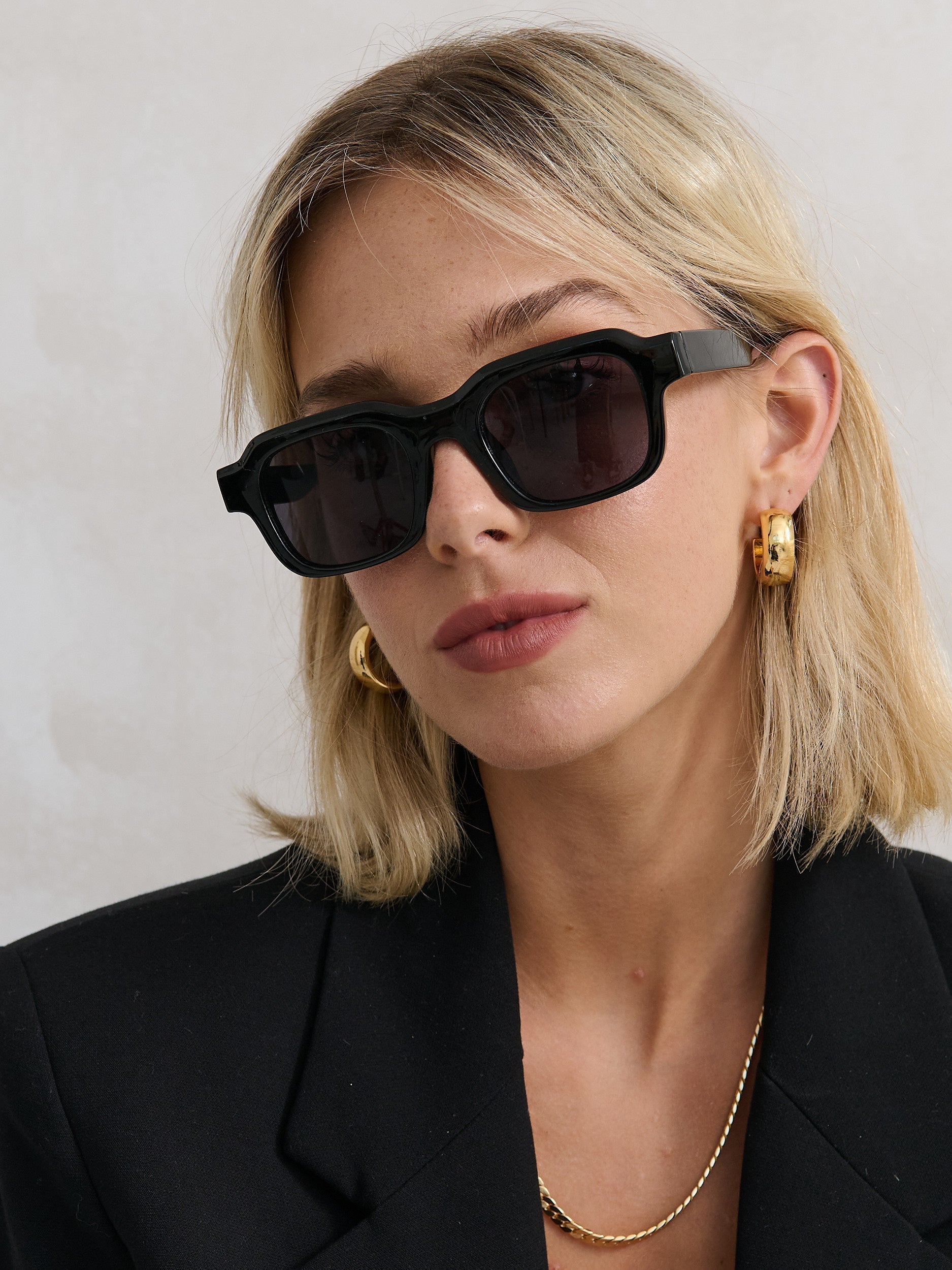 Manhattan Bold Square Sunglasses