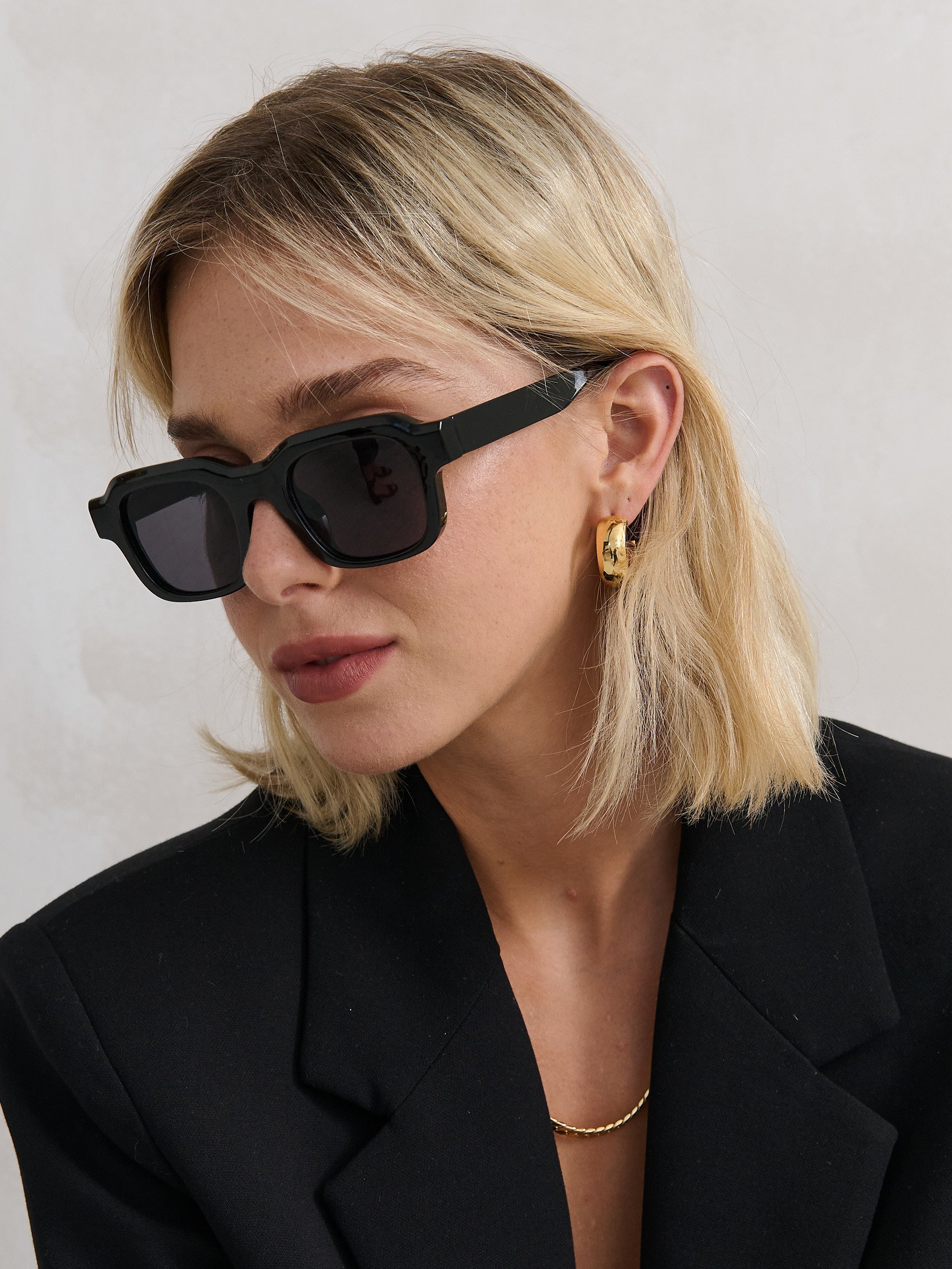 Manhattan Bold Square Sunglasses